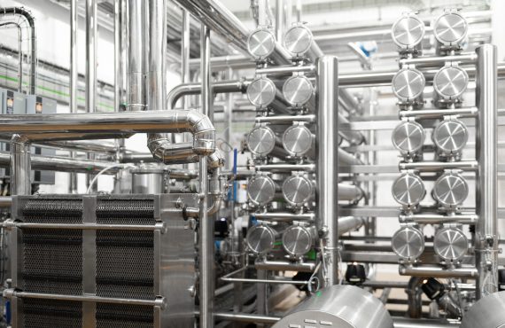 Production of hard cheese in cheese manufacture interior